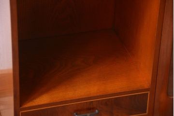 中古　ガラスケース付き!高級収納戸棚(三味線ケース)