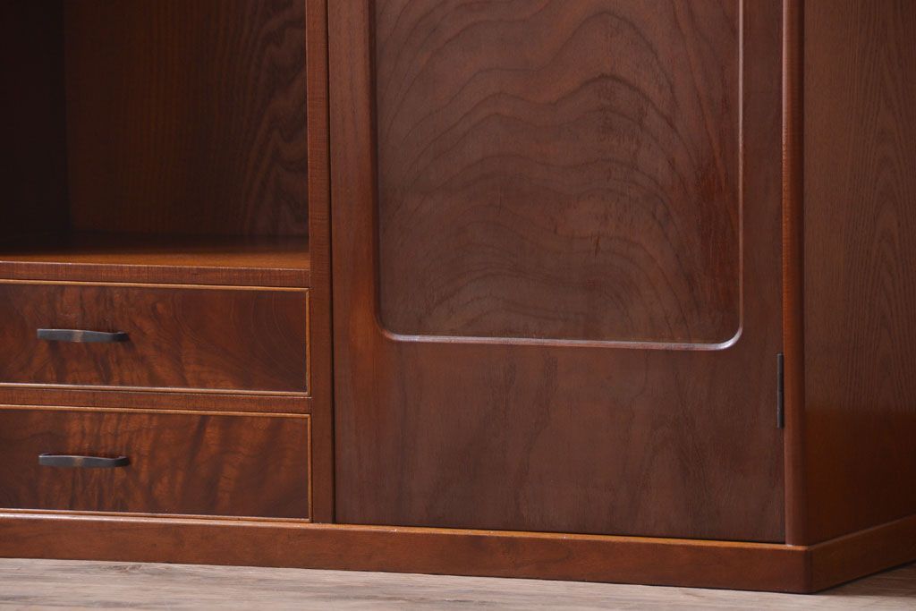 中古　ガラスケース付き!高級収納戸棚(三味線ケース)