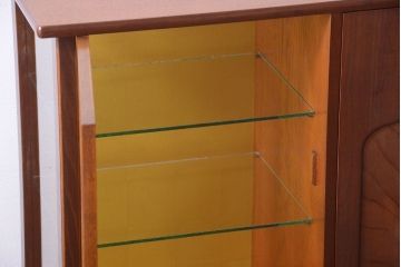 中古　ガラスケース付き!高級収納戸棚(三味線ケース)