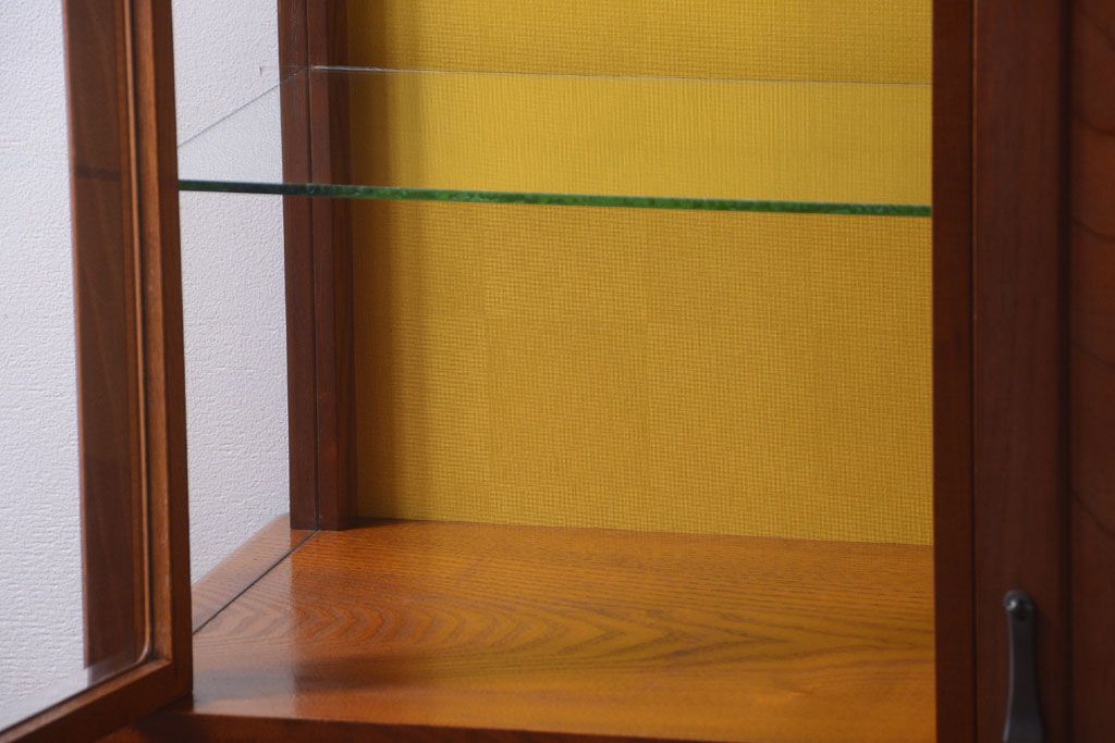 中古　ガラスケース付き!高級収納戸棚(三味線ケース)