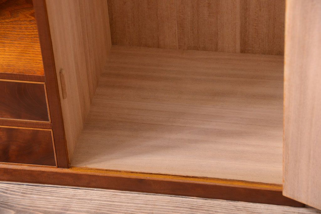 中古　ガラスケース付き!高級収納戸棚(三味線ケース)