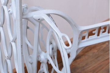 アンティーク家具　アンティークペイント　おしゃれなシンガーミシンの鉄脚