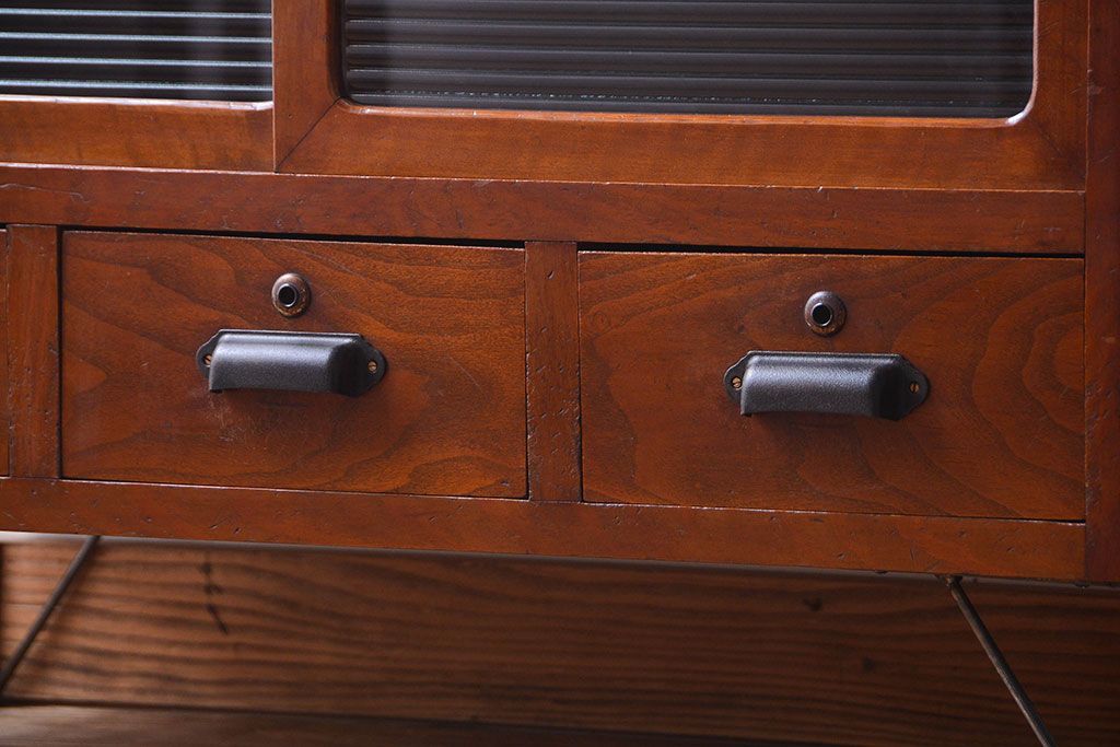 レトロ家具　 昭和レトロ　鉄脚付き!アンティークローボード