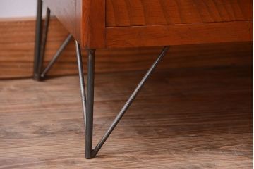 レトロ家具　 昭和レトロ　鉄脚付き!アンティークローボード