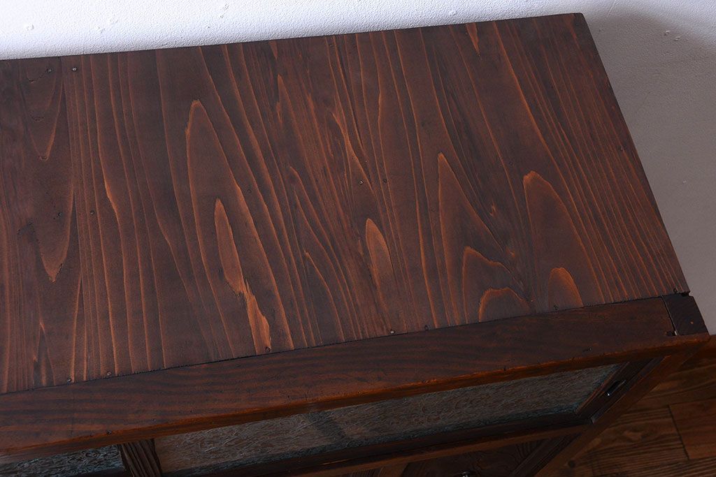 アンティーク家具　和製アンティーク　大正期　丸窓引き戸付き!古い木製のモダンな縦型収納棚