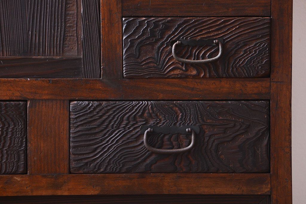 アンティーク家具　和製アンティーク　大正期　丸窓引き戸付き!古い木製のモダンな縦型収納棚