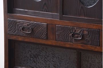 アンティーク家具　和製アンティーク　大正期　丸窓引き戸付き!古い木製のモダンな縦型収納棚