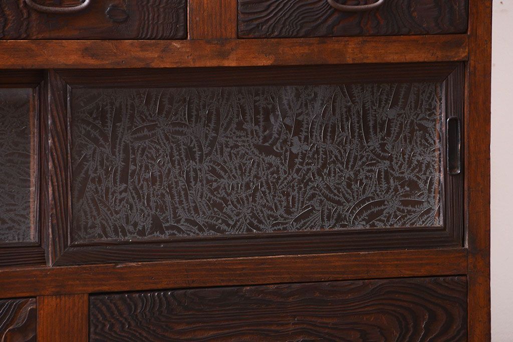 アンティーク家具　和製アンティーク　大正期　丸窓引き戸付き!古い木製のモダンな縦型収納棚