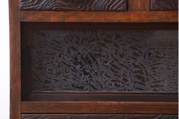 アンティーク家具　和製アンティーク　大正期　丸窓引き戸付き!古い木製のモダンな縦型収納棚