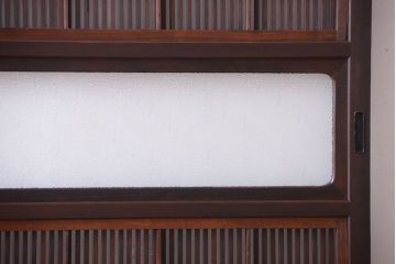 古民具・骨董　裏障子付き!ダイヤガラス帯のアンティーク格子戸