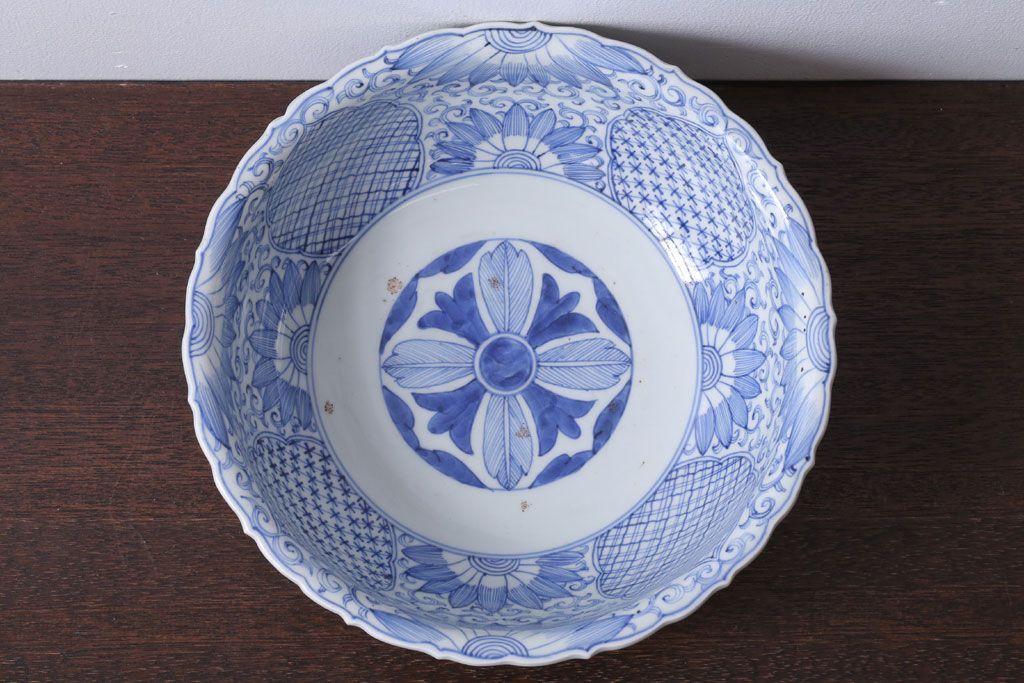 アンティーク　成化年製!線描き染付深鉢(お皿)