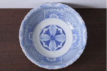 アンティーク　成化年製!線描き染付深鉢(お皿)