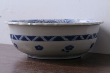 アンティーク　成化年製!線描き染付深鉢(お皿)