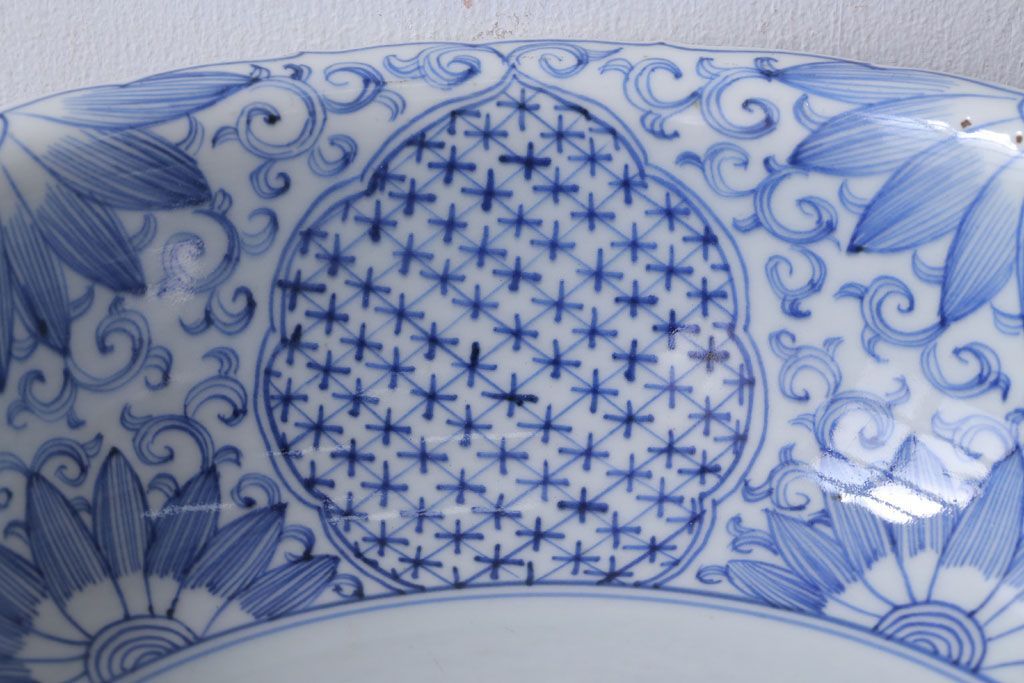 アンティーク　成化年製!線描き染付深鉢(お皿)