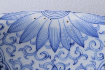 アンティーク　成化年製!線描き染付深鉢(お皿)