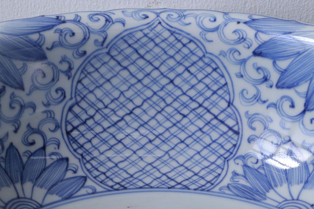 アンティーク　成化年製!線描き染付深鉢(お皿)