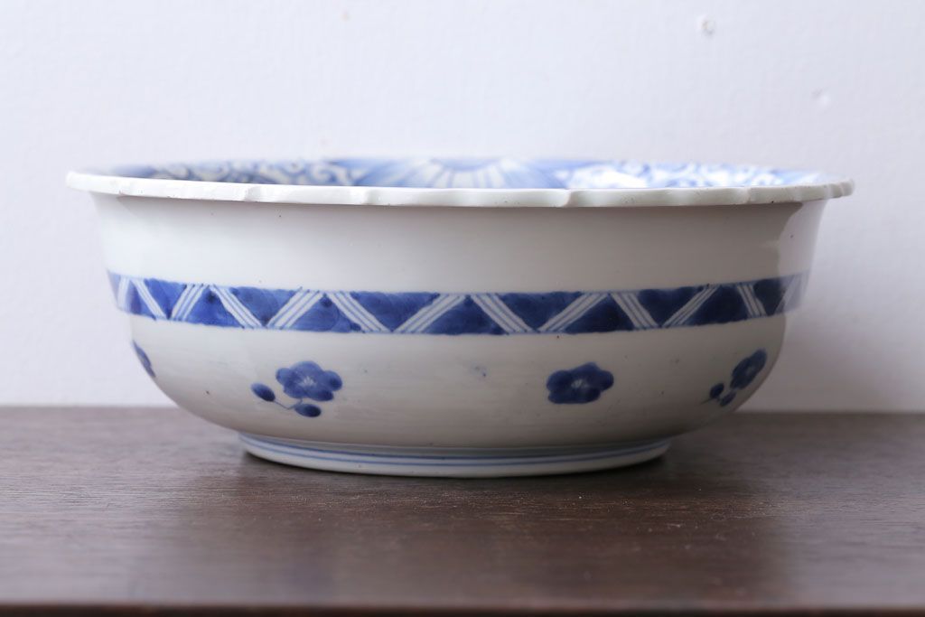 アンティーク　成化年製!線描き染付深鉢(お皿)