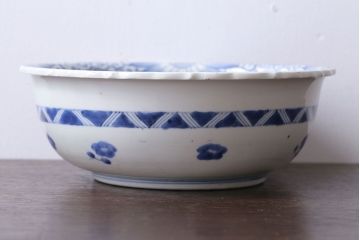 アンティーク　成化年製!線描き染付深鉢(お皿)