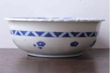 アンティーク　成化年製!線描き染付深鉢(お皿)