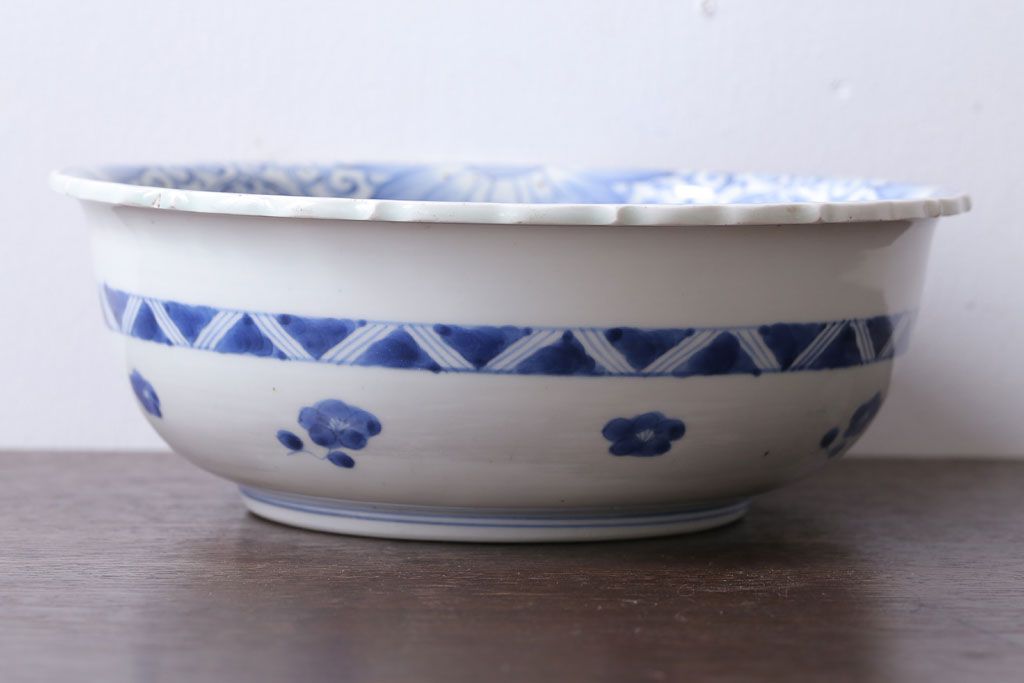 アンティーク　成化年製!線描き染付深鉢(お皿)