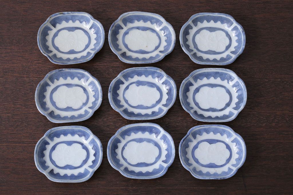 アンティーク雑貨　和製アンティーク　陽刻　梅の図　小皿9枚セット