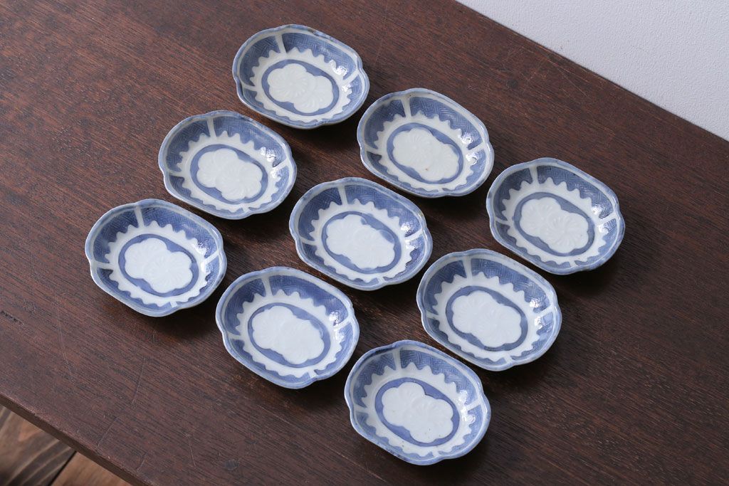 アンティーク雑貨　和製アンティーク　陽刻　梅の図　小皿9枚セット