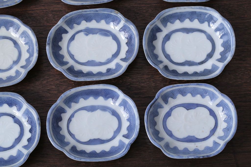 アンティーク雑貨　和製アンティーク　陽刻　梅の図　小皿9枚セット