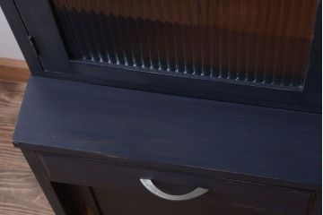 アンティーク家具　アンティークペイント　モールガラス入り!シンプルなカップボード(食器棚)