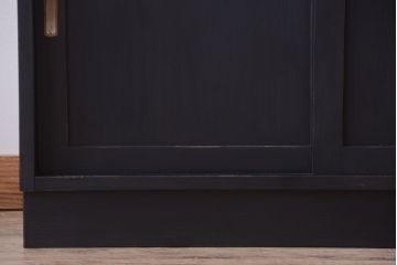 アンティーク家具　アンティークペイント　モールガラス入り!シンプルなカップボード(食器棚)