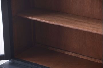 アンティーク家具　アンティークペイント　モールガラス入り!シンプルなカップボード(食器棚)