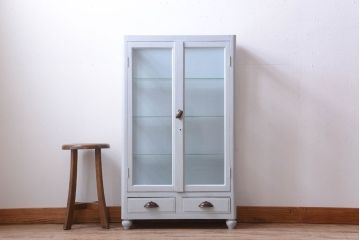 アンティーク家具　アンティーク　脚付き!薄型の小さなペイントガラスケース