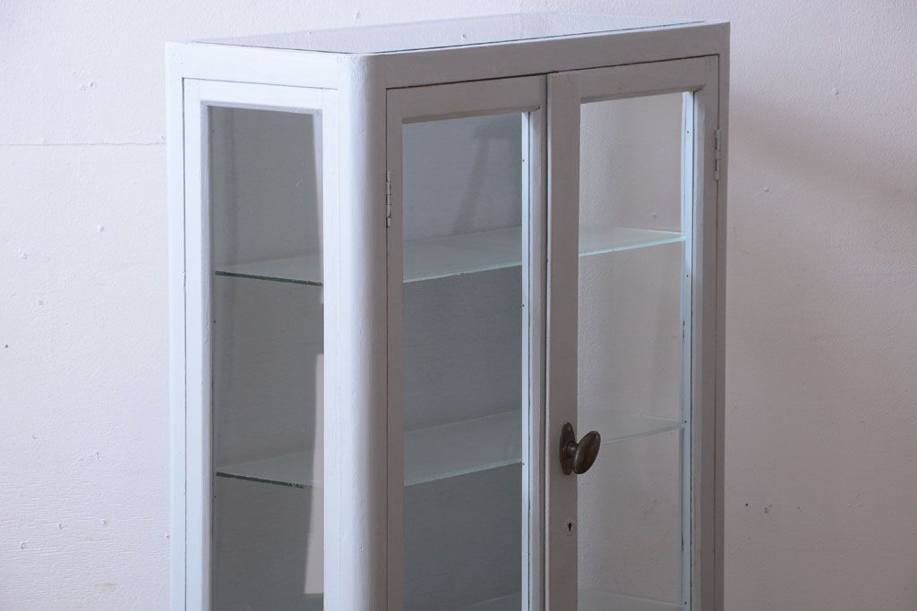 アンティーク家具　アンティーク　脚付き!薄型の小さなペイントガラスケース