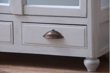 アンティーク家具　アンティーク　脚付き!薄型の小さなペイントガラスケース