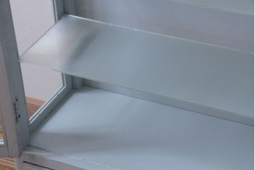 アンティーク家具　アンティーク　脚付き!薄型の小さなペイントガラスケース