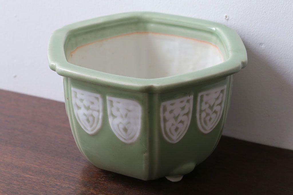 アンティーク雑貨　古民具・骨董　陽刻六角青磁植木鉢