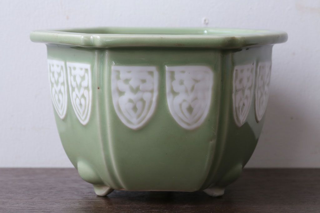 アンティーク雑貨　古民具・骨董　陽刻六角青磁植木鉢