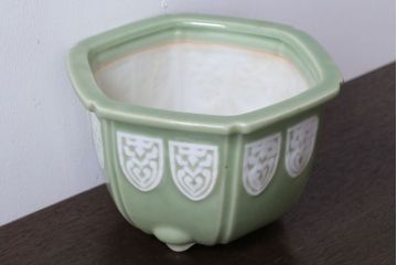 アンティーク雑貨　古民具・骨董　陽刻六角青磁植木鉢