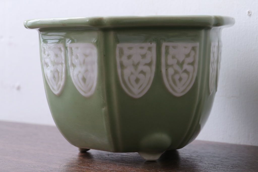 アンティーク雑貨　古民具・骨董　陽刻六角青磁植木鉢