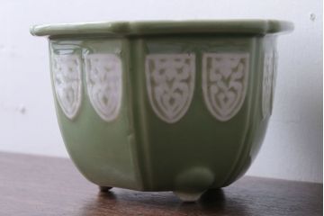 アンティーク雑貨　古民具・骨董　陽刻六角青磁植木鉢