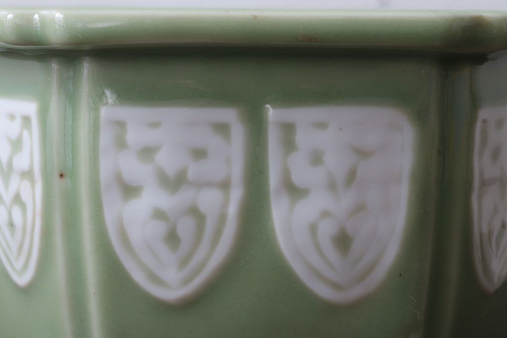 アンティーク雑貨　古民具・骨董　陽刻六角青磁植木鉢