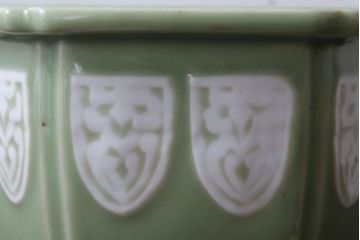 アンティーク雑貨　古民具・骨董　陽刻六角青磁植木鉢