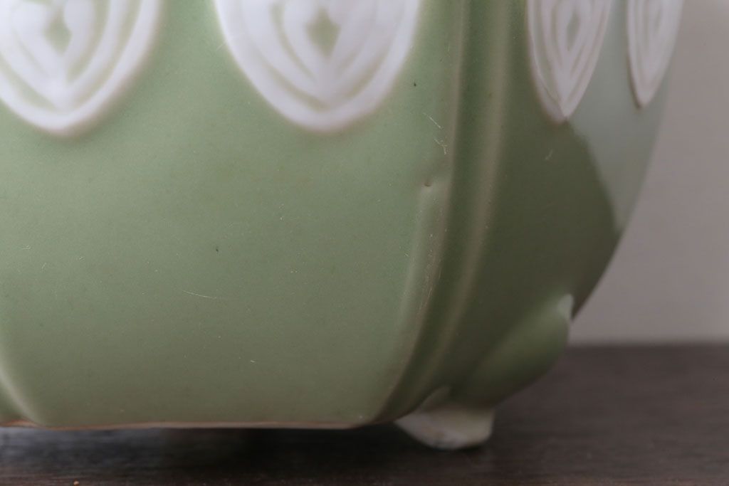 アンティーク雑貨　古民具・骨董　陽刻六角青磁植木鉢