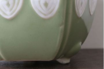 アンティーク雑貨　古民具・骨董　陽刻六角青磁植木鉢