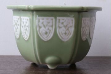 アンティーク雑貨　古民具・骨董　陽刻六角青磁植木鉢