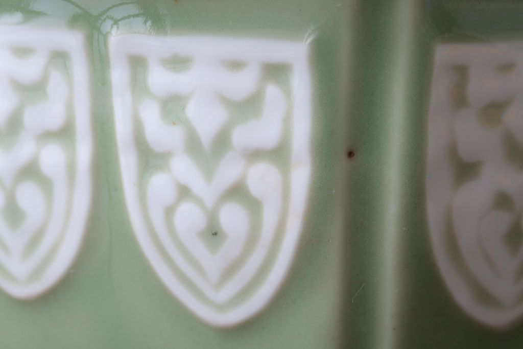 アンティーク雑貨　古民具・骨董　陽刻六角青磁植木鉢