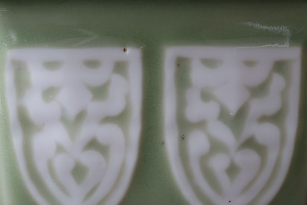 アンティーク雑貨　古民具・骨董　陽刻六角青磁植木鉢