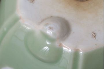 アンティーク雑貨　古民具・骨董　陽刻六角青磁植木鉢