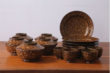 アンティーク雑貨　アンティーク　明治〜大正!沈金蒔絵木製お椀・皿など15点セット