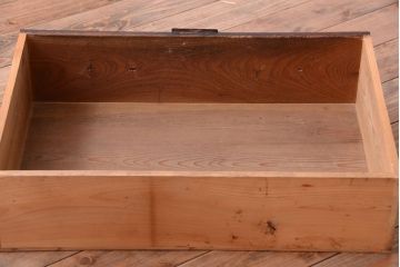 アンティーク家具　古民具・骨董　隠し付き!小振りで上質な三方欅材のアンティーク小箪笥