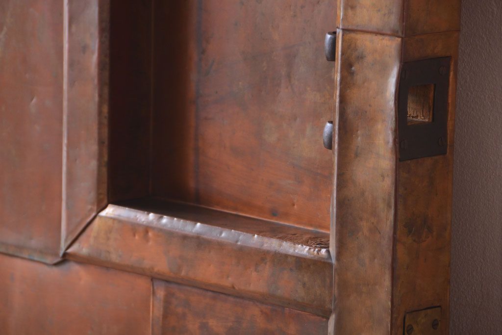 古民具・骨董　前面銅板のアンティーク蔵戸(玄関戸)